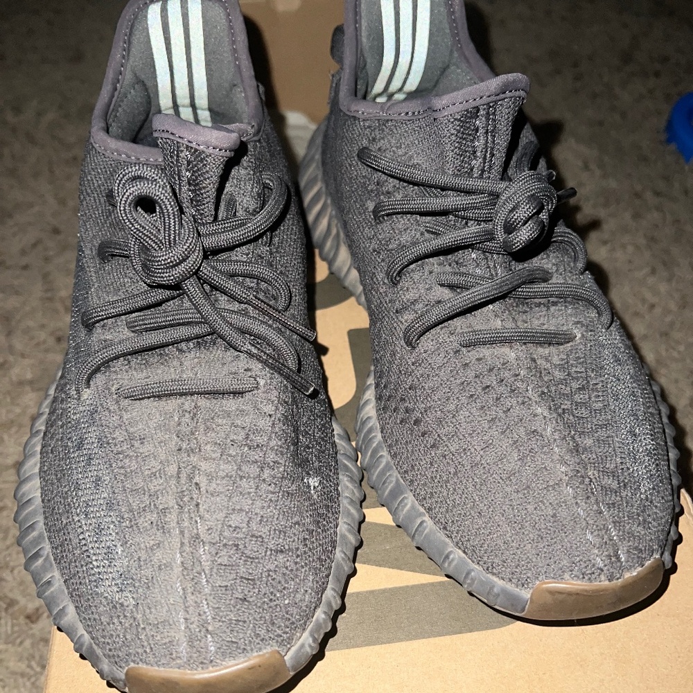 Yeezy Boost 350 V2